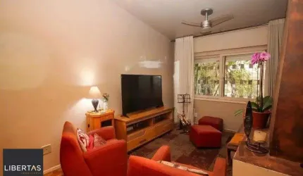 Casa com 3 dormitórios no bairro Medianeira