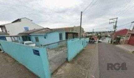 Casa espaçosa à venda no bairro Costa e Silva 4 dormitórios sendo 1 suíte.