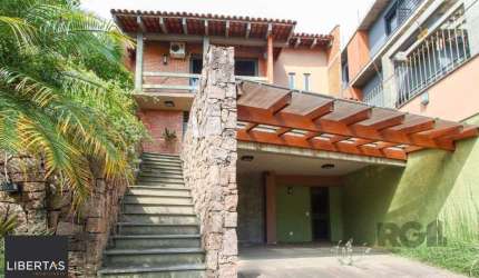 Casa de 3 dormitórios no Jardim Isabel com vista para o Guaíba.