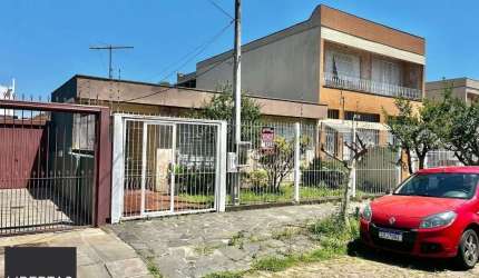 Boa casa térrea, com 03 dormitórios (sendo 01 suíte), sala, 02 banheiros