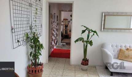 Apt° 2 quartos, 2° andar, O/L no bairro Tristeza