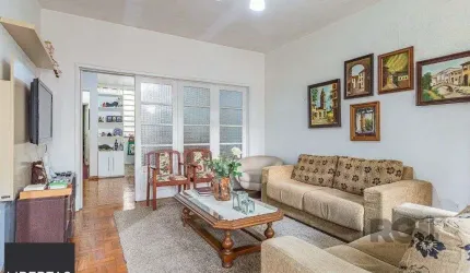 casa  com 3 quartos, 2 banheiros e vaga de garagem,