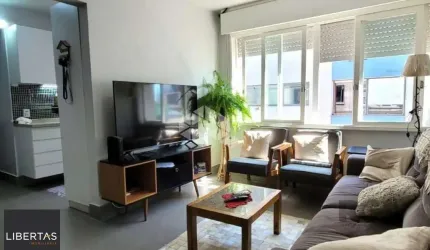 Apartamento 2 dormitórios, sendo 1 suíte, 72 m² de área privativa e 2 vaga(s) de garagem. Localizado na Rua/Av. Bagé, no bairro Petrópolis em Porto Alegre.