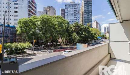 Studio localizado no Centro Histórico de Porto Alegre, uma das ruas mais charmosas e antigas de Porto Alegre.