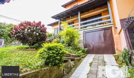 Linda Casa com cinco dormitórios na Vila Nova