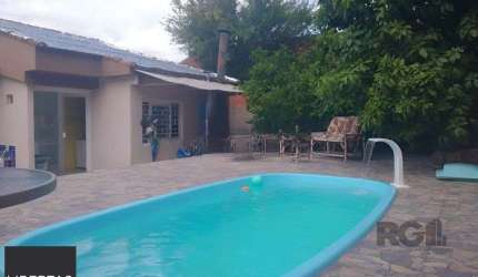 Casa com 3 dormitórios no bairro Santa Tereza