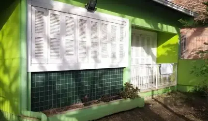 Casa de 4 dormitórios no bairro Belém Novo