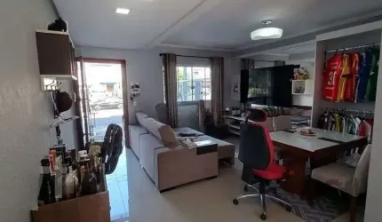 Casa com 2 dormitórios no bairro Hípica