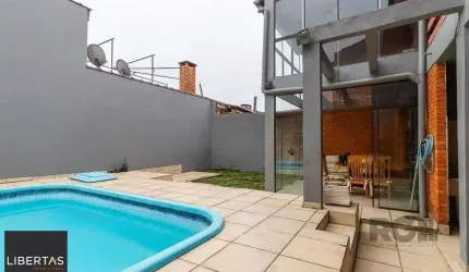 Casa de 245m² com 5 dormitórios no bairro Sarandi