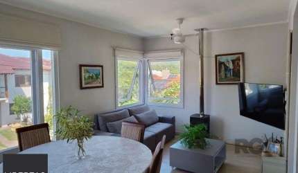 Casa de 3 dormitórios no bairro Mário Quintana