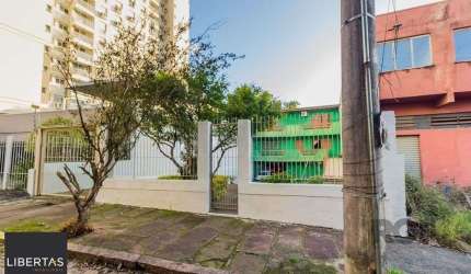 Casa 242m² - 5 dormitórios, 6 vagas no bairro Cristo Redentor