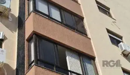 Apartamento 02 dormitórios alto padrão, bairro São João, com 02 vagas cobertas