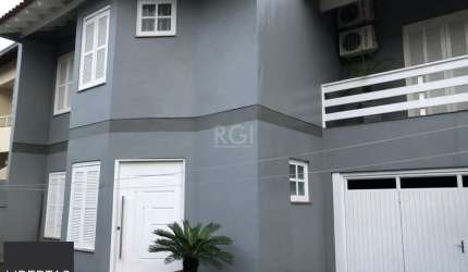 Casa 210m², 3 dormitórios, sendo 1 suites, 2 vagas - Mario Quintana, Porto Alegre/RS