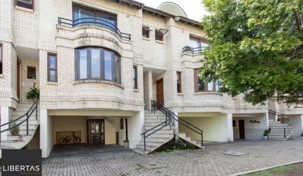 Casa de Condomínio em Cristal