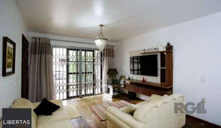 Casa 3 Dormitório(s) Bairro Petrópolis