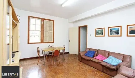 Apartamento a venda na Avenida Alberto Bins com 4 quartos, 2 banheiros, elevador, frente a fundos,  no coração do Centro Histórico de Porto Alegre