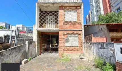 Casa/sobrado de alvenaria em pessimo estado,  com terreno de  5,70x44,00 (251m²)