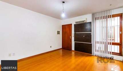 Apartamento com 2 dormitórios e 1 vaga de garagem escriturada  no bairro Rio Branco
