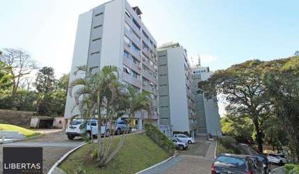 Cobertura de 03 dormitórios e 2 vagas no Bairro Teresópolis