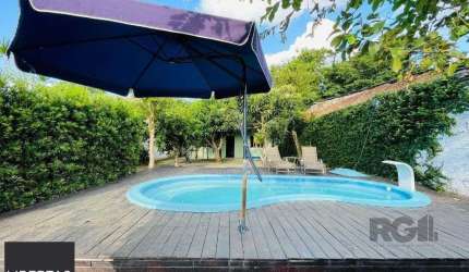 Excelente casa de 130m² com 2 dormitórios e piscina.