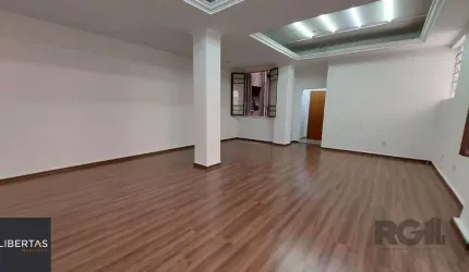 Apartarmento amplo 2 dormitórios em região comercial no Centro Histórico