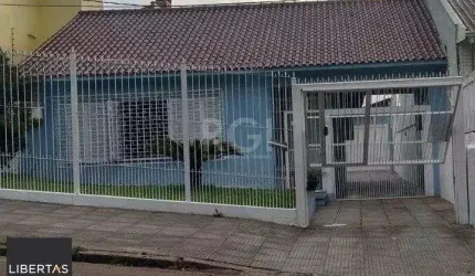 Casa para Venda - 249.86m², 3 dormitórios, sendo 1 suites, 4 vagas - Medianeira