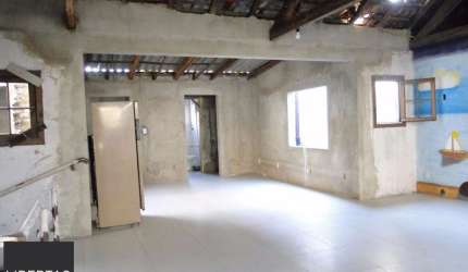 Predio para Venda - 130.67m², 4 dormitórios, Farroupilha