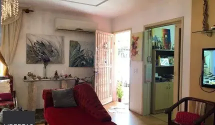 Casa para Venda - 200m², 3 dormitórios, sendo 1 suites, 2 vagas - Chácara das Pedras
