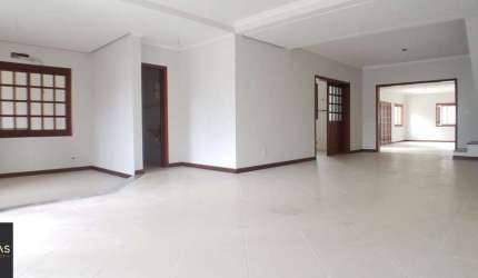 Casa para Venda - 378m², 4 dormitórios, sendo 3 suites, 7 vagas - Guarujá