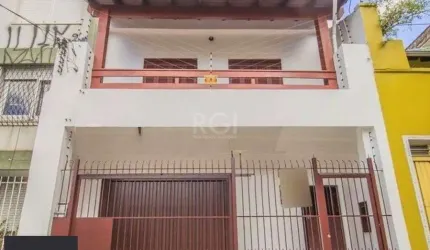 Casa para Venda - 440m², 3 dormitórios, sendo 2 suites, 2 vagas - Cidade Baixa