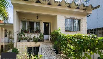 Casa para Venda - 210m², 3 dormitórios, sendo 1 suites, 2 vagas - Tristeza