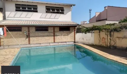 Casa para Venda - 322.4m², 2 dormitórios, 7 vagas - Cristal