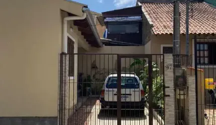 Casa no bairro Hípica - 2 dormitórios