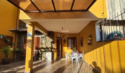 Casa no bairro Hípica - 4 dormitórios