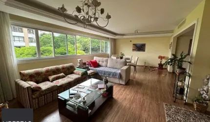 Vende-se amplo apartamento 3 quartos com suíte, 2 vagas - 153m² - Bom Fim