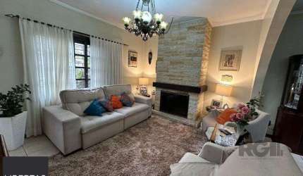 Vende-se ampla casa 3 quartos com hidro, 2 vagas, living com ladeira e salão de festas com churrasqueira - 260m² - Medianeira