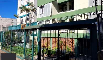 Apartamento com 02 Quartos na Av. Vicente da Fontoura, no Bairro Santana