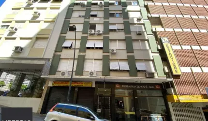 APARTAMENTO REFORMADO NO CORAÇÃO DO CENTRO