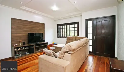 Casa 4 Suítes e 6 vagas de garagem no bairro Jardim Itu