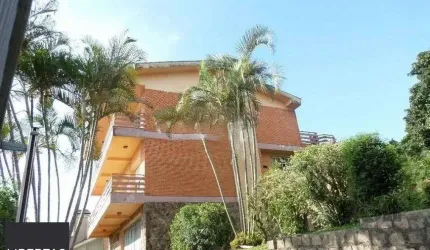 residência com vista panorâmica espetacular para o Guaíba em todos os cômodos da casa, hall de entrada, gabinete, lavabo, living para três ambientes com sacada e vista