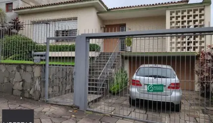 Casa para Venda - 460m², 3 dormitórios, 3 vagas - Três Figueiras