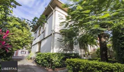 Casa para Venda - 1016m², 4 dormitórios, 6 vagas - Menino Deus