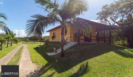Sítio para Venda - 393m², 3 dormitórios, 6 vagas - Belém Novo