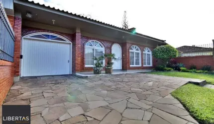 Casa para Venda - 273m², 4 dormitórios, sendo 1 suites, 5 vagas - Tristeza