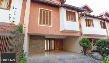 Casa para Venda - 233.34m², 3 dormitórios, sendo 1 suites, 4 vagas - Tristeza