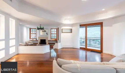 Vende-se apartamento de 309,10m² com 3 suítes e 3 vagas de garagem no bairro Auxilidora