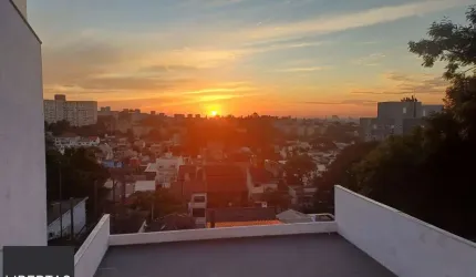 Casa à venda em Santo Antônio - Porto Alegre
