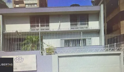 Casa comercial com inquilino