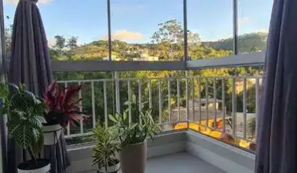 Apartamento semimobiliado com 3 dormitórios, sendo 1 suíte, 1 vaga. Condomínio com infra completa no bairro Teresópolis, em  Porto Alegre, RS