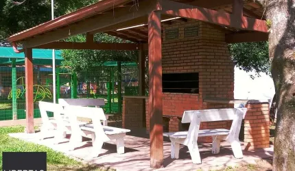 Apartamento com 2 Quartos,com box,no Bairro Humaitá